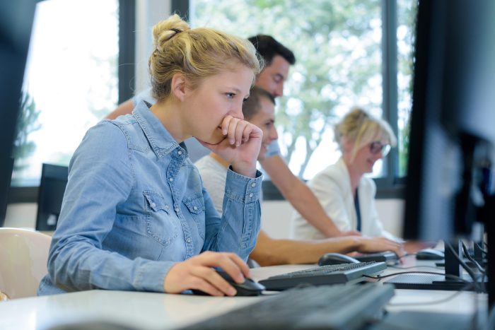 De nombreux dispositifs de soutien financier existent pour accompagner les étudiants durant leurs études.