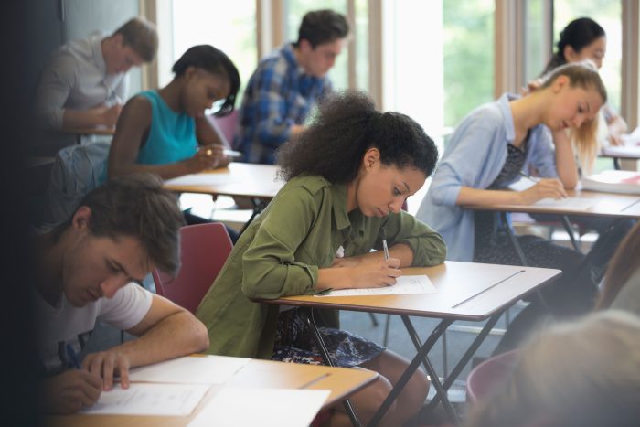 L'aide au mérite concerne les étudiants ayant obtenu la mention « très bien » à la dernière session du baccalauréat.