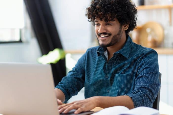 Pour toute demande de bourse ou de logement en résidence universitaire, il est indispensable de constituer un Dossier social étudiant (DSE).