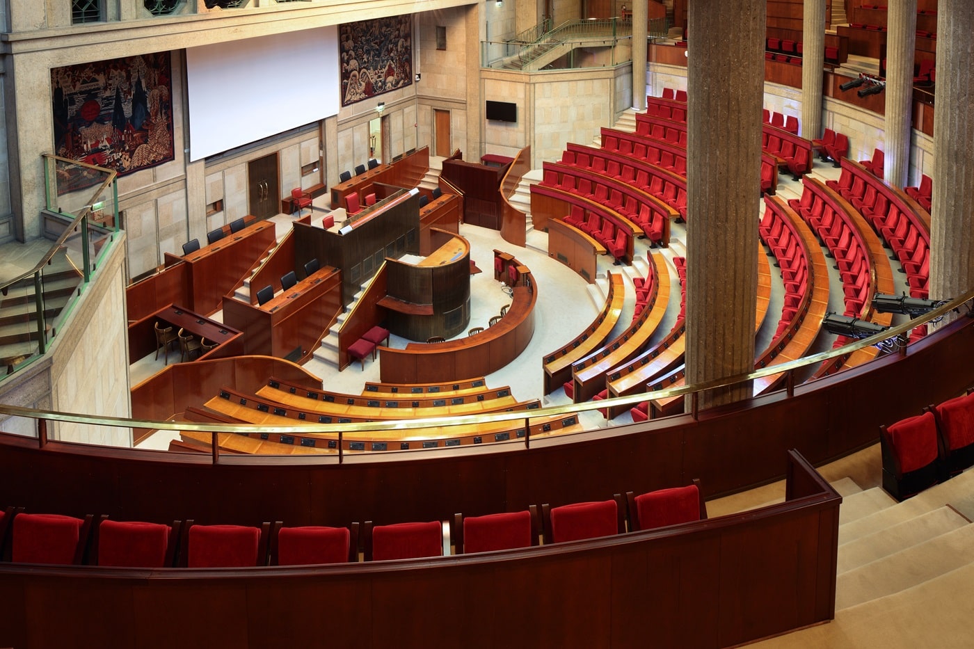 Hemicycle2©CESE-BenoîtFougeirol_Palaisdlena_Auguste Perret_UFSE_SAIF_www.unionpourlenfance.com